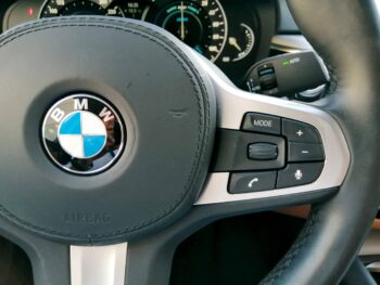 BMW 530E iPERFORMANCE completo