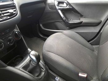 PEUGEOT 208 1.2 STYLE PURETECH completo