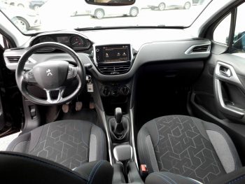 PEUGEOT 2008 1.5 BLUE HDI STYLE completo