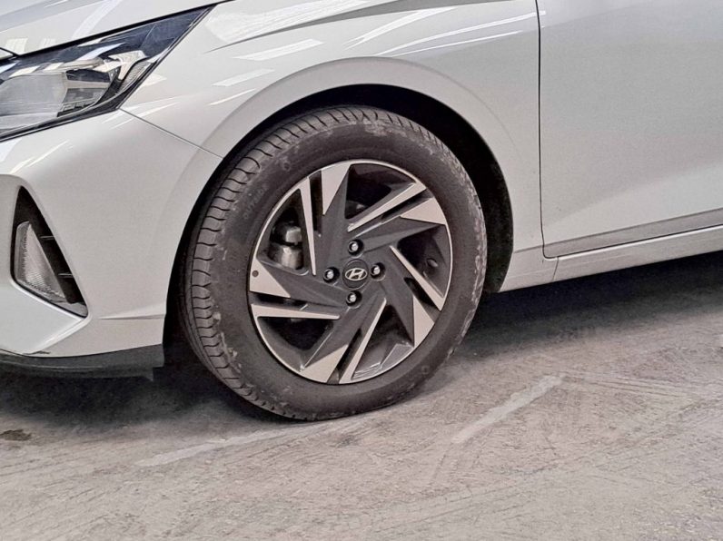 HYUNDAI i 20 1.2 CONFORT completo
