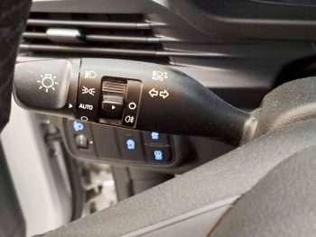 HYUNDAI i 20 1.2 CONFORT completo