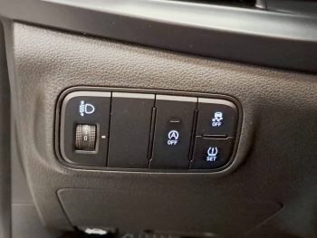 HYUNDAI i 20 1.2 CONFORT completo