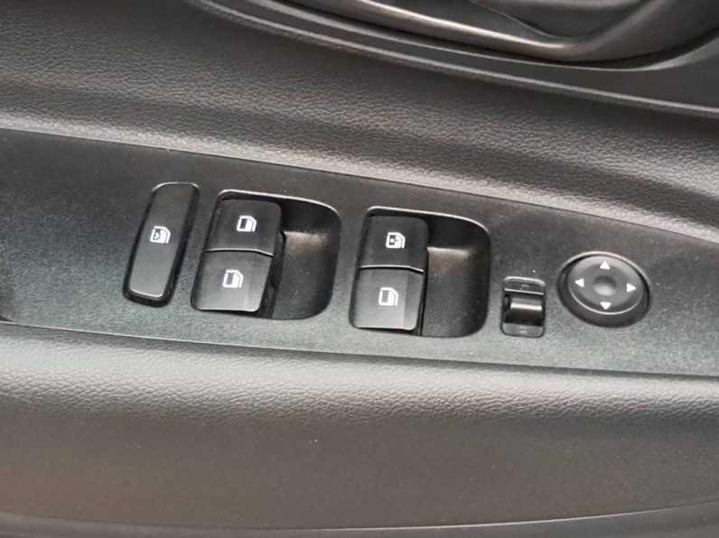 HYUNDAI i 20 1.2 CONFORT completo