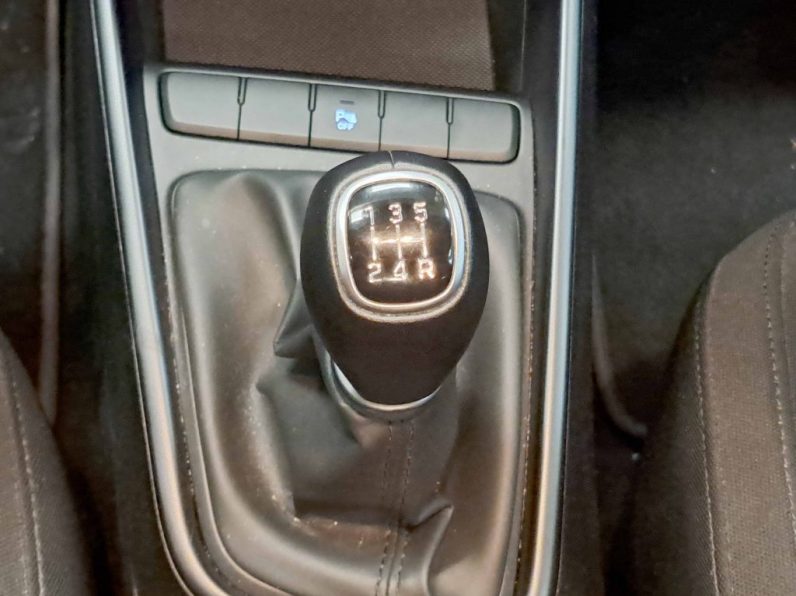 HYUNDAI i 20 1.2 CONFORT completo