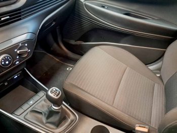 HYUNDAI i 20 1.2 CONFORT completo