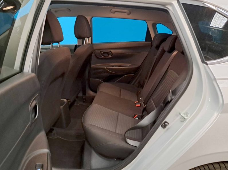 HYUNDAI i 20 1.2 CONFORT completo