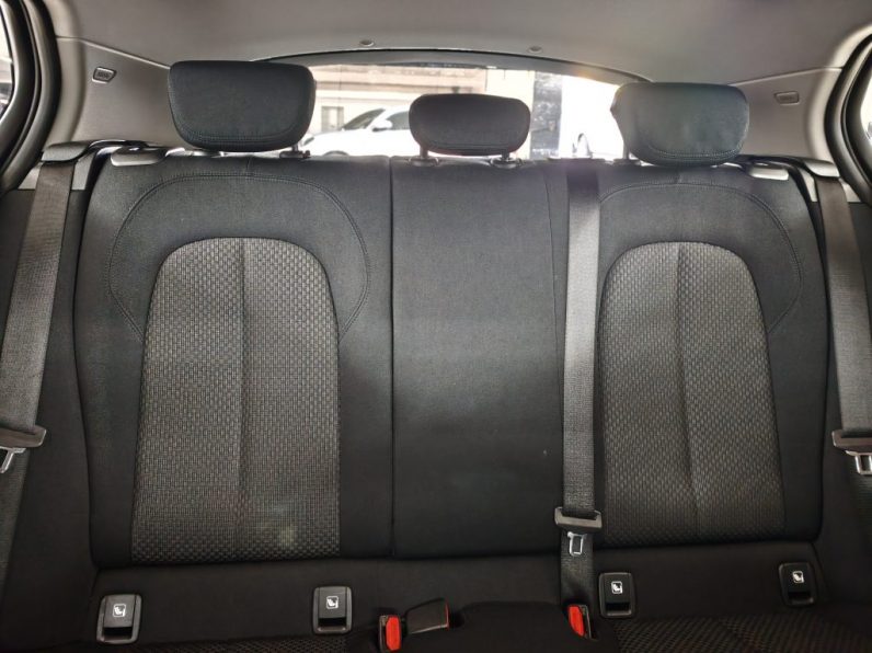 BMW 116 d Corporate Edition Auto completo