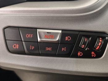 BMW 116 d Corporate Edition Auto completo