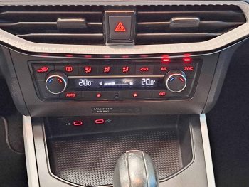 SEAT ARONA 1.0 TSI STYLE DSG completo