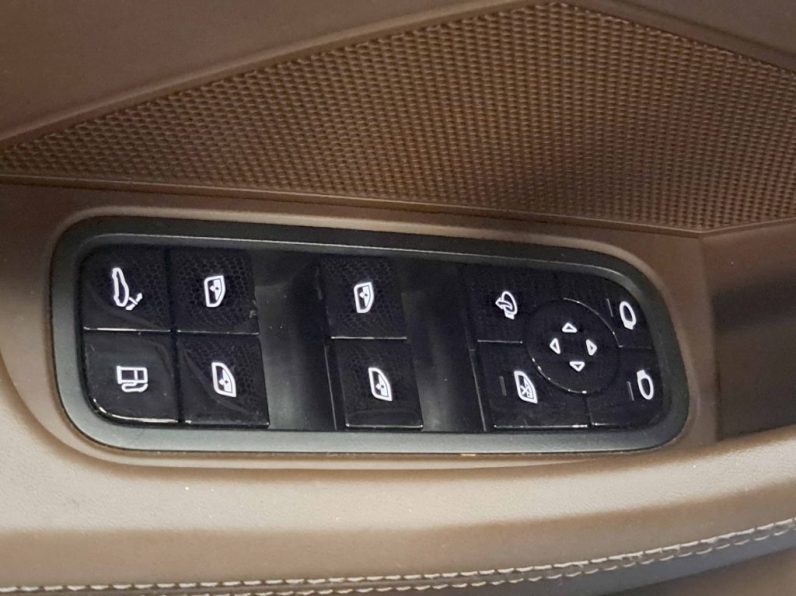 PORSCHE PANAMERA 4 HYBRID PLUG-IN completo