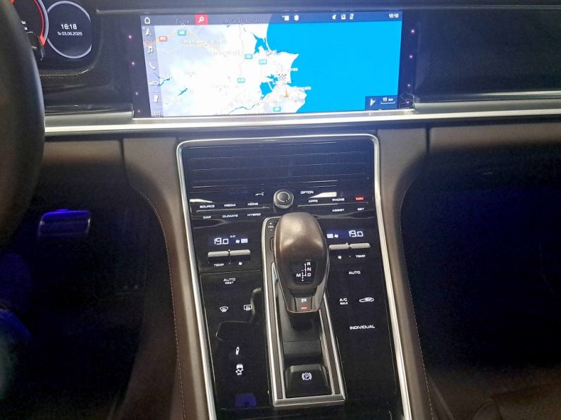 PORSCHE PANAMERA 4 HYBRID PLUG-IN completo