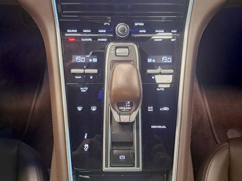 PORSCHE PANAMERA 4 HYBRID PLUG-IN completo