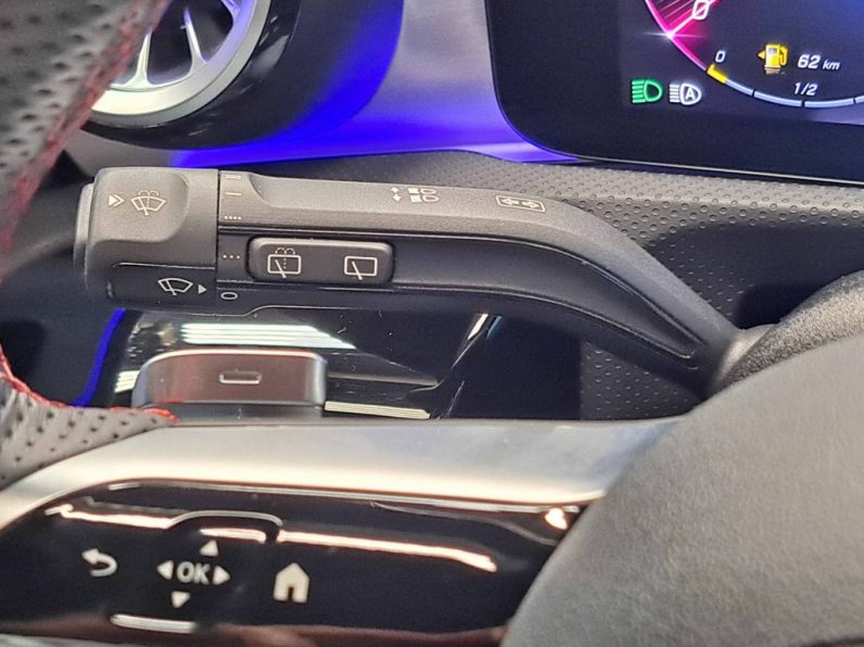 MERCEDES-BENZ A180D AMG LINE AUTO completo