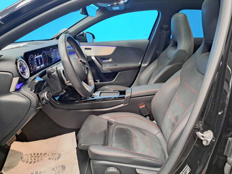 MERCEDES-BENZ A180D AMG LINE AUTO completo