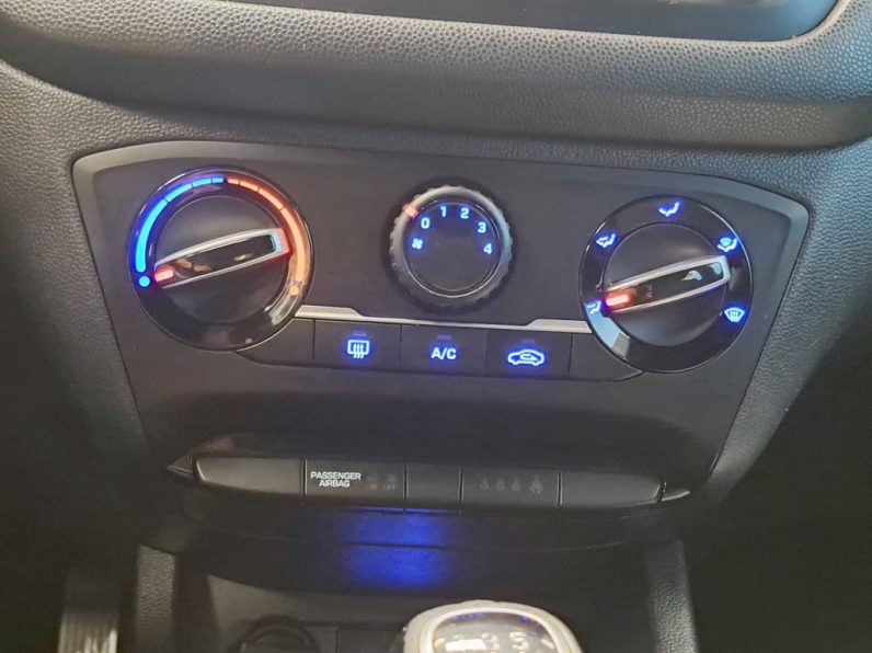 HYUNDAI i20 1.2 ACCESS completo
