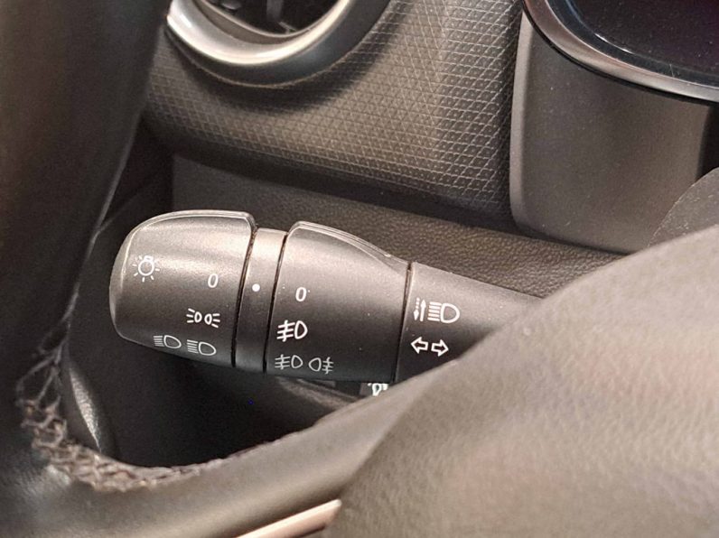 RENAULT CLIO SPORT TOURER 0.9 TCE LIMITED completo