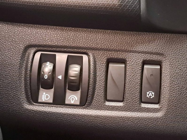RENAULT CLIO 0.9 TCE ZEN completo