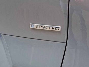 MAZDA CX-30 2.0 eSKYACTIV G HYBRID GASOLINA completo