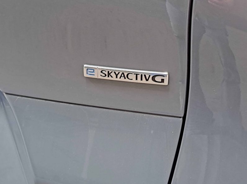 MAZDA CX-30 2.0 eSKYACTIV G HYBRID GASOLINA completo