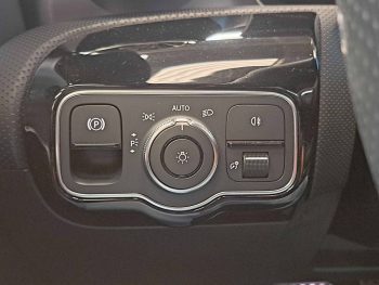 MERCEDES-BENZ A180D LINE AMG AUTO completo