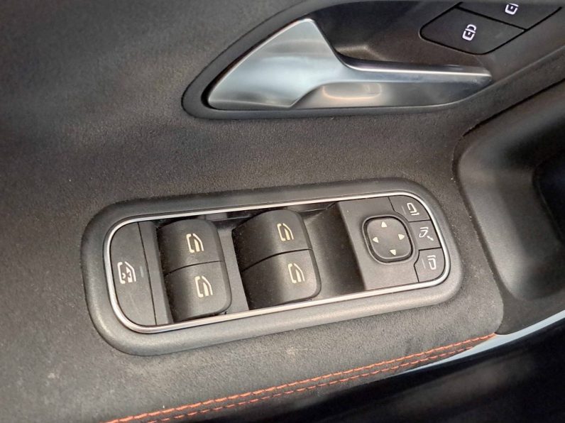 MERCEDES-BENZ A180D LINE AMG AUTO completo