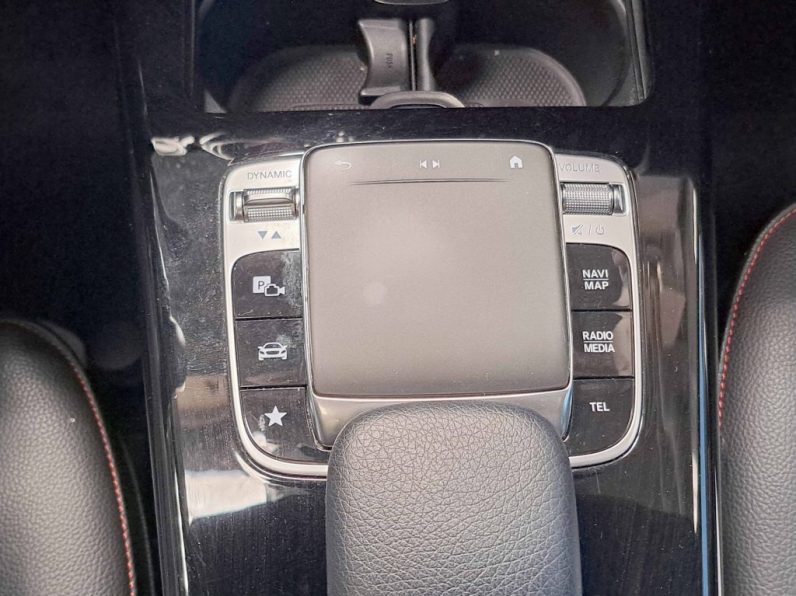 MERCEDES-BENZ A180D LINE AMG AUTO completo