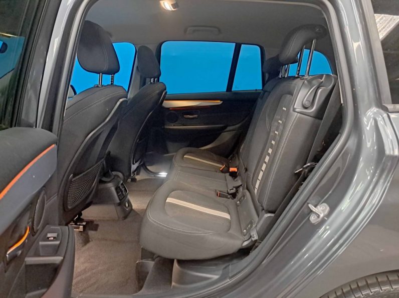 BMW 216D GRAND TOURER 7L completo