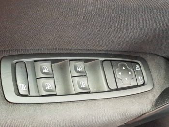 RENAULT MEGANE 1.5 DCI ZEN completo