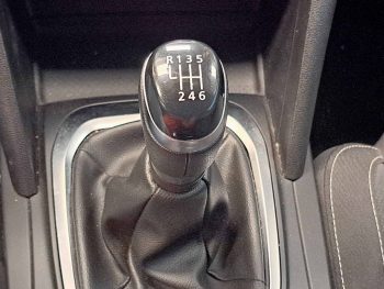 RENAULT MEGANE 1.5 DCI ZEN completo
