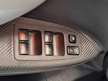 MITSUBISHI ECLIPSE CROSS 2.4 PHEV PLUG-IN HYBRID completo