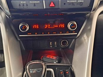 MITSUBISHI ECLIPSE CROSS 2.4 PHEV PLUG-IN HYBRID completo