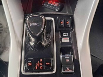 MITSUBISHI ECLIPSE CROSS 2.4 PHEV PLUG-IN HYBRID completo