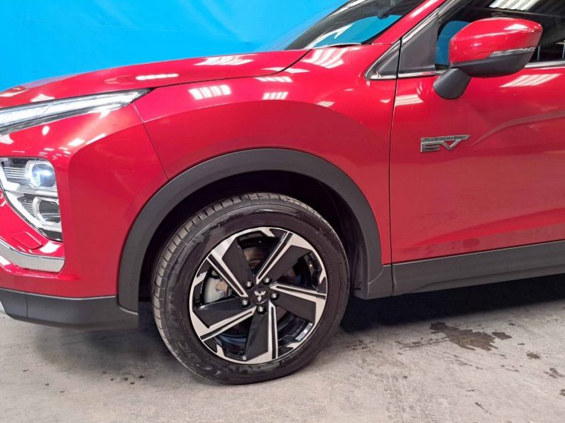 MITSUBISHI ECLIPSE CROSS 2.4 PHEV PLUG-IN HYBRID completo