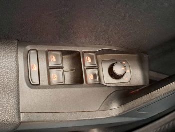 SEAT IBIZA 1.0 MPI STYLE completo