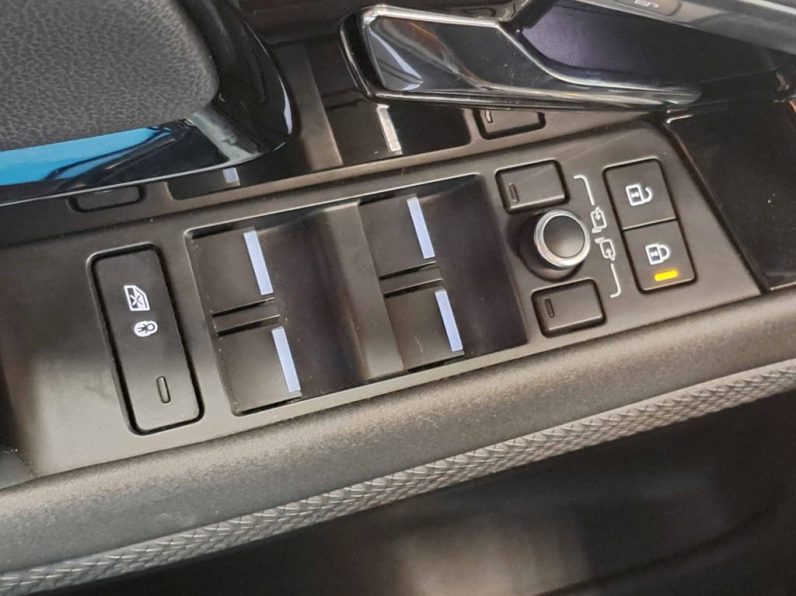 RANGE ROVER EVOQUE P300e HYBRID RDYNAMIC completo