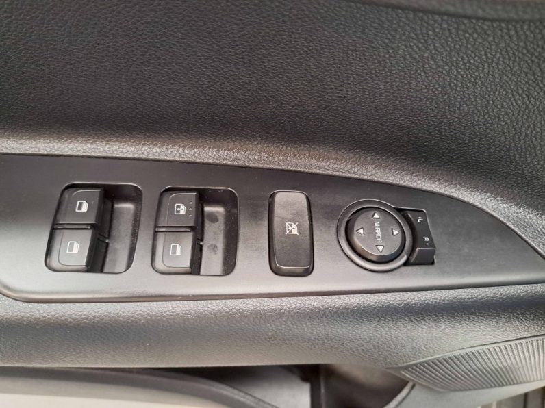 KIA STONIC 1.2 DYNAMIC completo