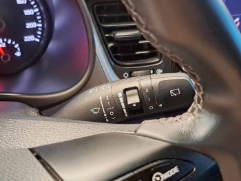 KIA STONIC 1.2 DYNAMIC completo