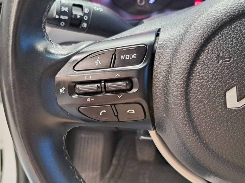 KIA STONIC 1.2 DYNAMIC completo