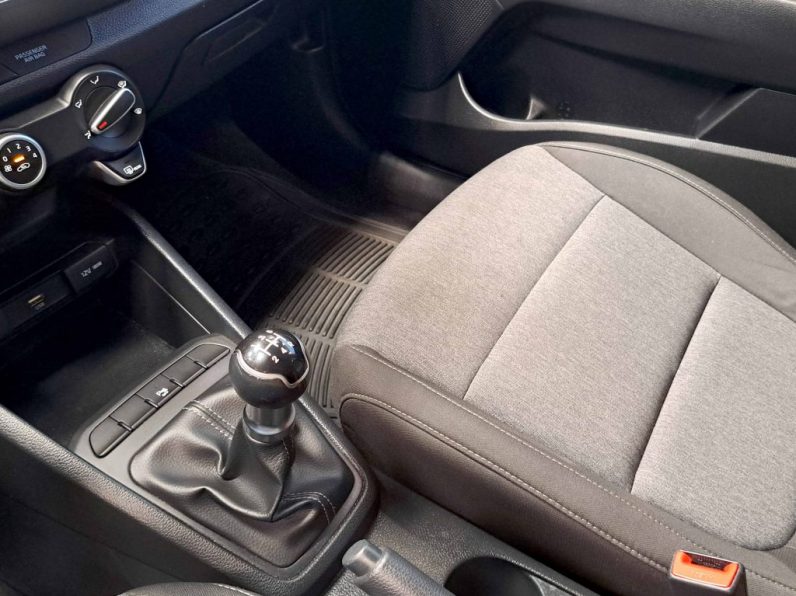KIA STONIC 1.2 DYNAMIC completo