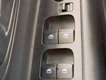 HYUNDAI i20 1.2 CONFORT completo