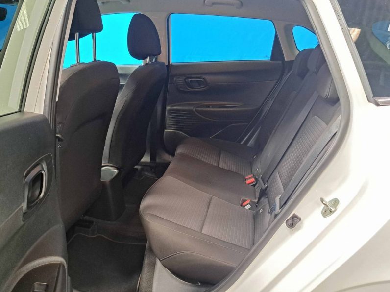 HYUNDAI i20 1.2 CONFORT completo