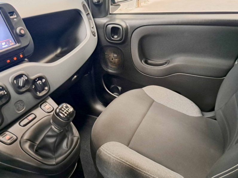 FIAT PANDA 1.0 HYBRID completo