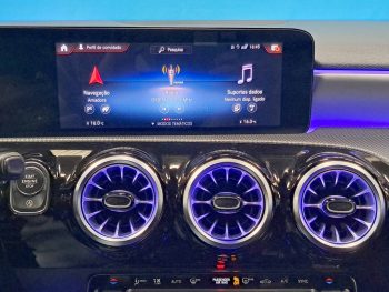 MERCEDES-BENZ A 180 7G-DCT AMG LINE completo