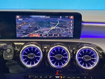 MERCEDES-BENZ A 180 7G-DCT AMG LINE completo