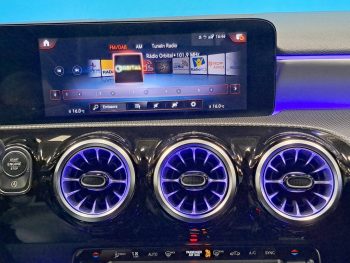 MERCEDES-BENZ A 180 7G-DCT AMG LINE completo