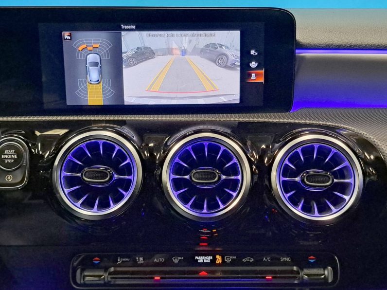 MERCEDES-BENZ A 180 7G-DCT AMG LINE completo