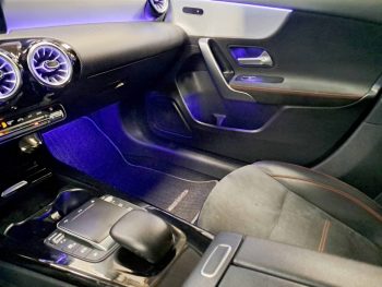 MERCEDES-BENZ A 180 7G-DCT AMG LINE completo