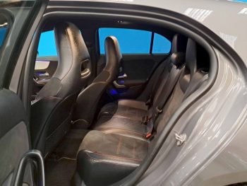 MERCEDES-BENZ A 180 7G-DCT AMG LINE completo