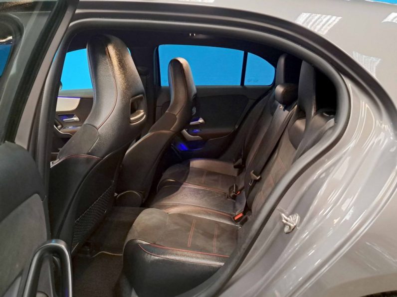 MERCEDES-BENZ A 180 7G-DCT AMG LINE completo