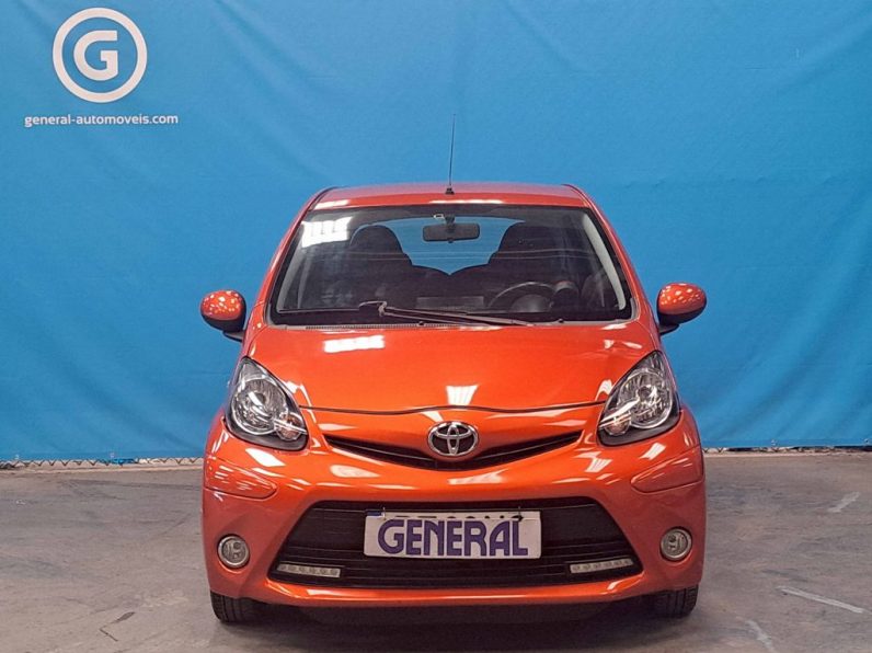 TOYOTA AYGO 1.0 CITY completo
